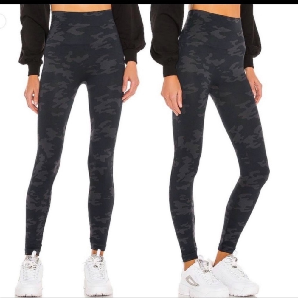 Spanx Look at me now camo print leggings size large